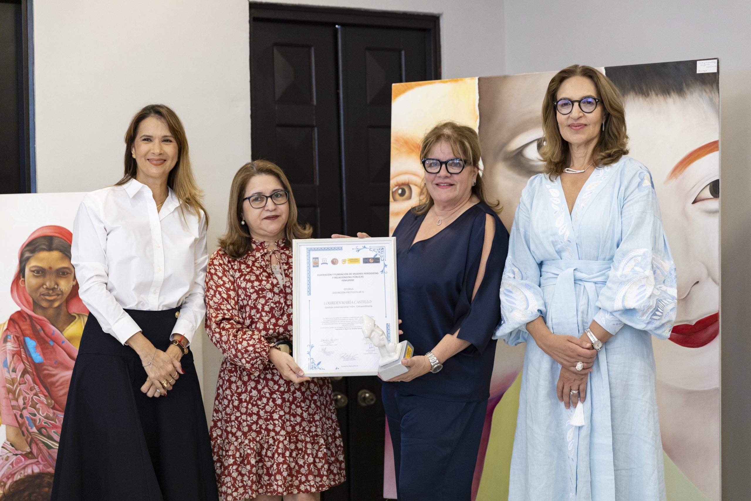 Entrega de Medallas y Pergaminos de Mujeres Líderes – 2025